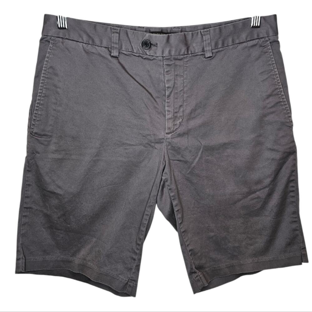 Banana Republic Aiden Shorts Flat Front Pocketed Zipper and Button Closure 32 W